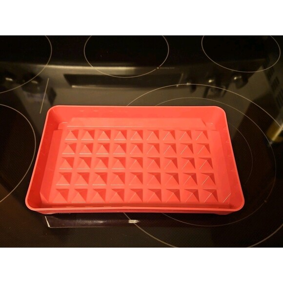 Tupperware Hot Pink 1292-8 Hot Dog, Sausage, Bacon, Deli Meat Keeper Dish Only - Picture 1 of 5